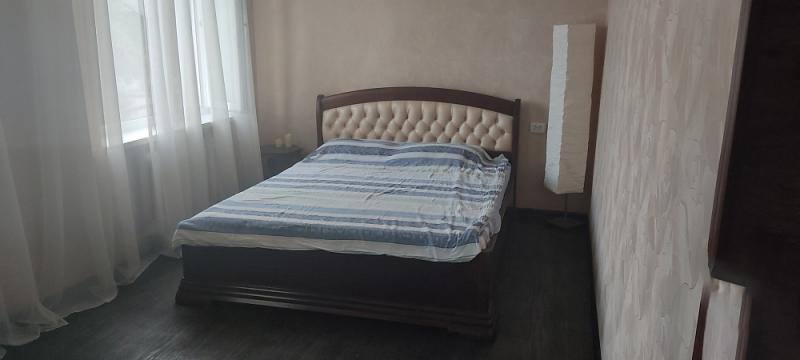 Продается четырехкомнатный дом в Червоногвардейском районе, ул.Чусова